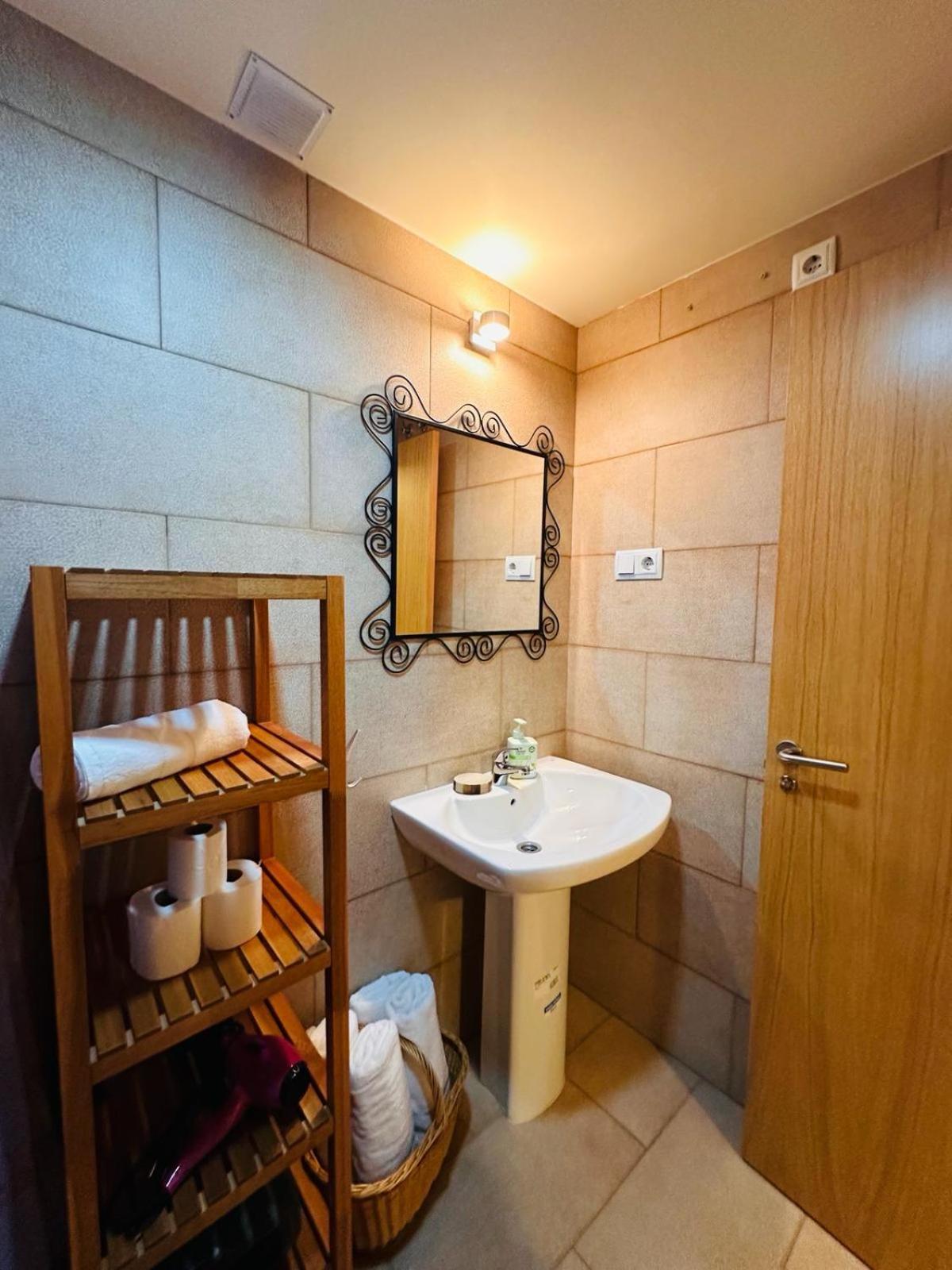 Bonito Apartamento En อาอินซา ภายนอก รูปภาพ